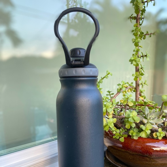 BUILT Water Bottle - Picture 3 of 9